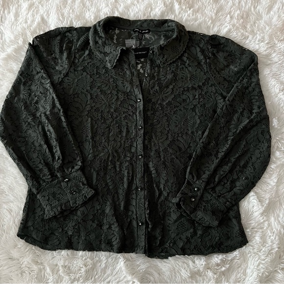 Cable & Gauge Lace Button Down Blouse - Picture 2 of 5